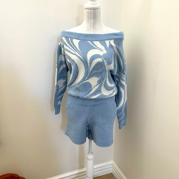 sweater with soft matching short. NWT - Picture 3 of 6